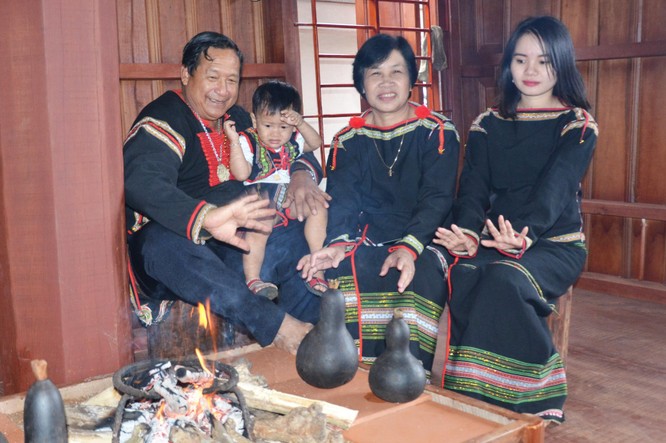 Khăm Phết Lào, con trai vua voi Amakong: Độc đáo chàng doanh nhân thầy thuốc 'đặc sản Tây Nguyên' ảnh 16
